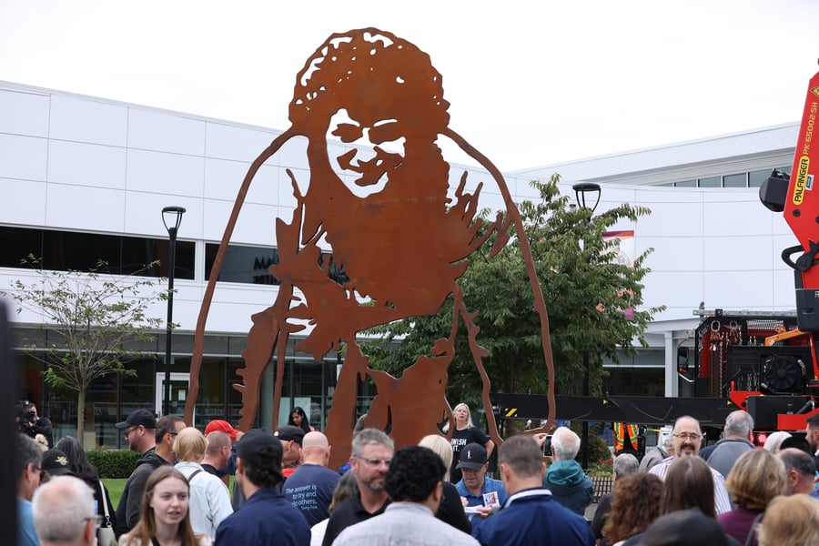 New Sculptures at Port Coquitlam Community Center Honor Terry Fox