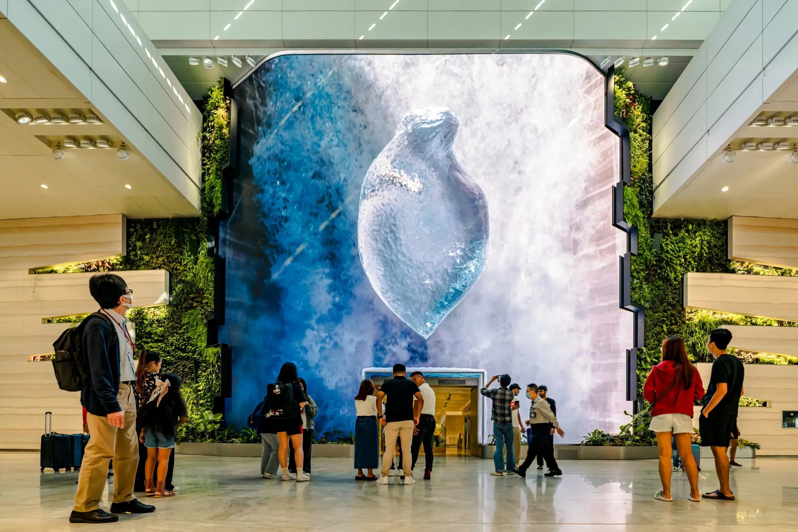 Singapore Changi Airport’s Terminal 2 Uploaded by Les Studios Moment Factory Inc. 2