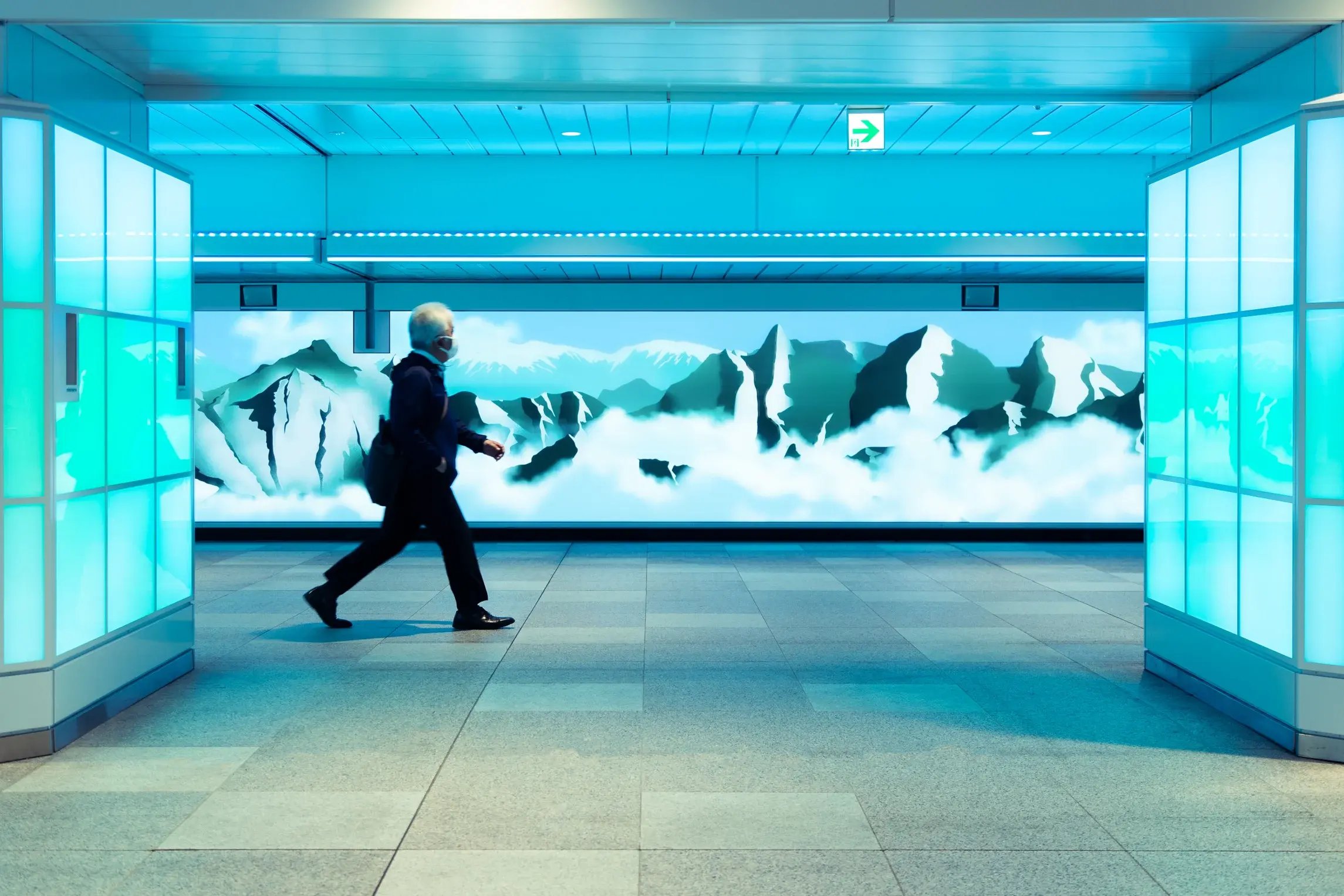 The Colour Bath at Tokyos Shinjuku Station Uploaded by Les Studios Moment Factory Inc.